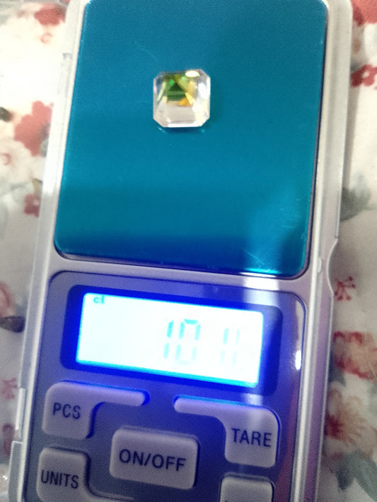 Pitambari sapphire 9.90 carat yellow clear bi-colour zones Asscher step cut faceting detail