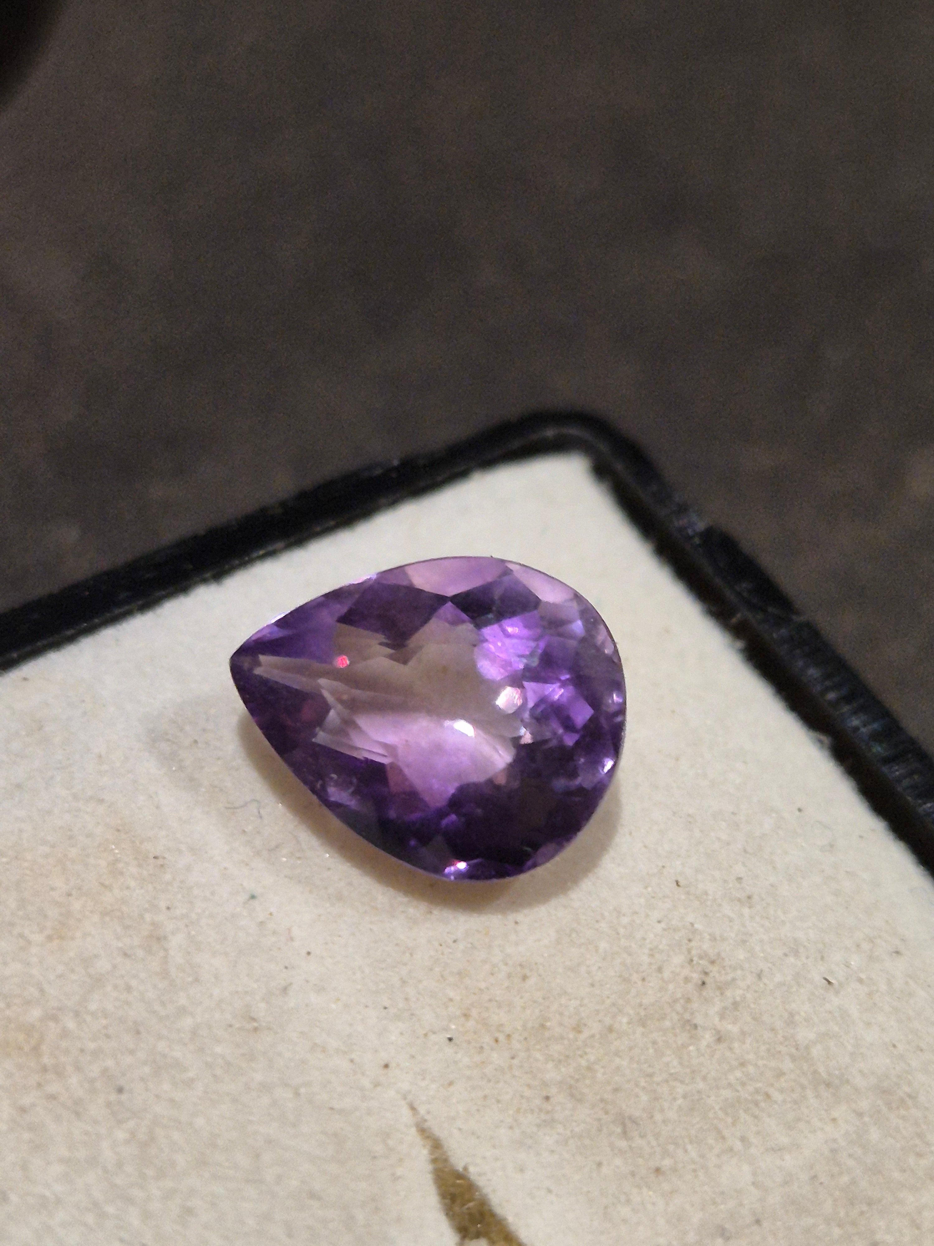 Natural amethyst teardrop 3.2ct with eye-clean clarity perfect for statement jewelry
