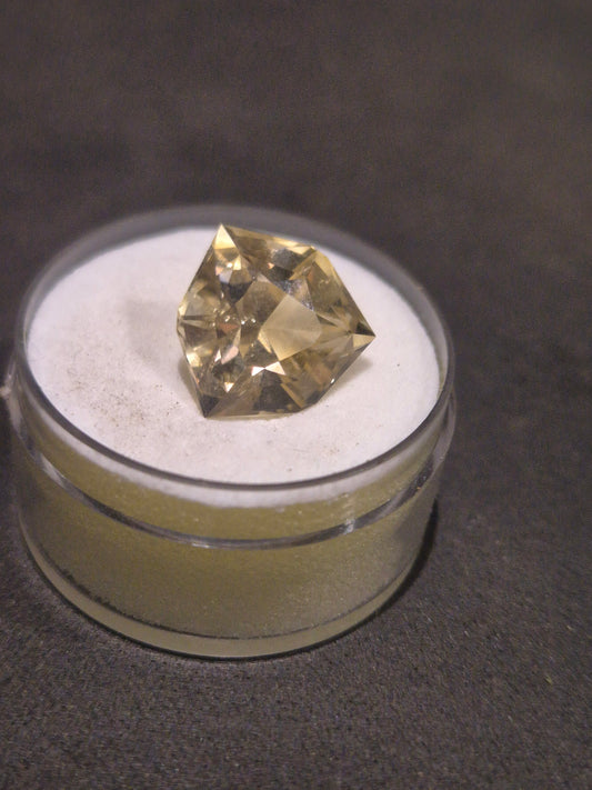 Smokey quartz trillion cut gemstone natural brown for modern jewelry from RichosRocks
